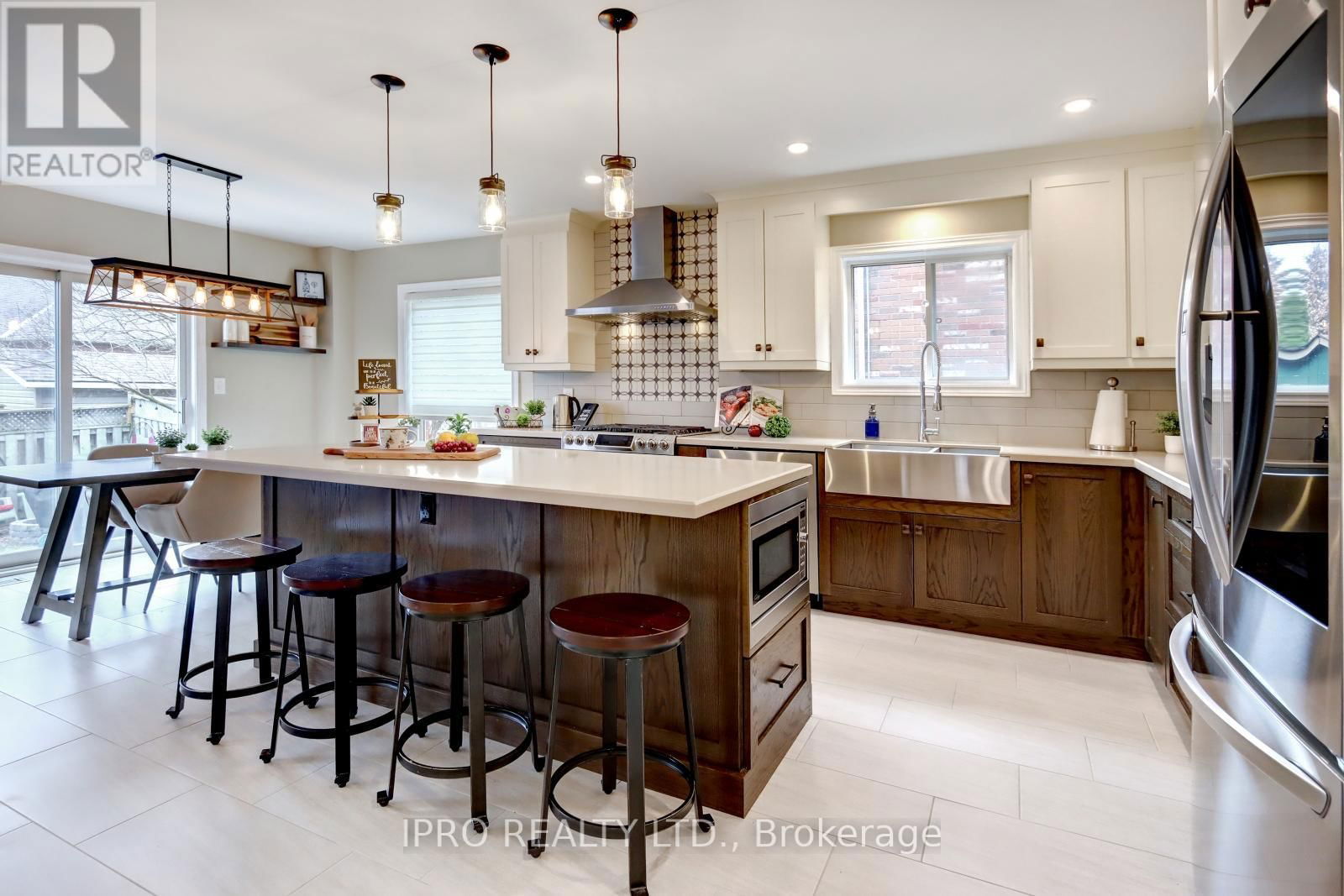 10 BERTON BOULEVARD Image 10