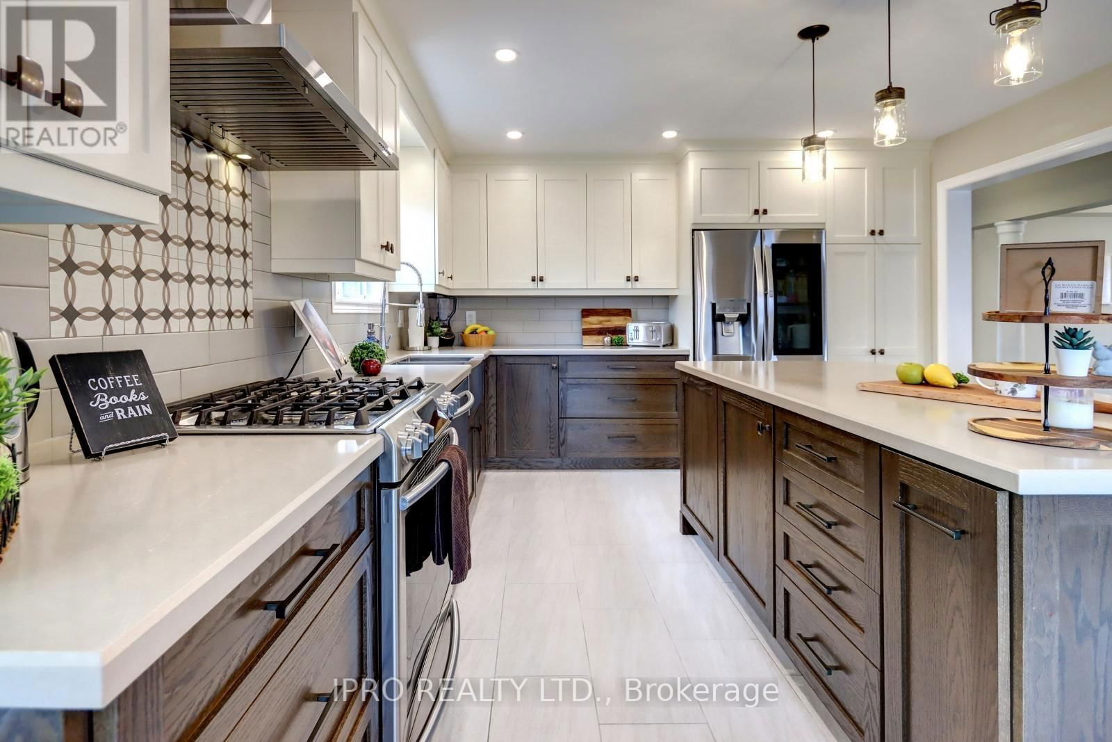 10 BERTON BOULEVARD Image 11