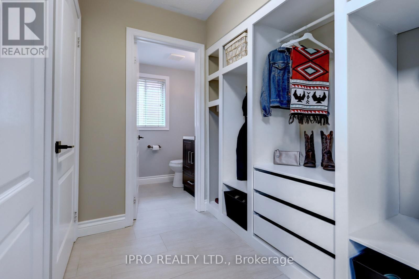 10 BERTON BOULEVARD Image 15