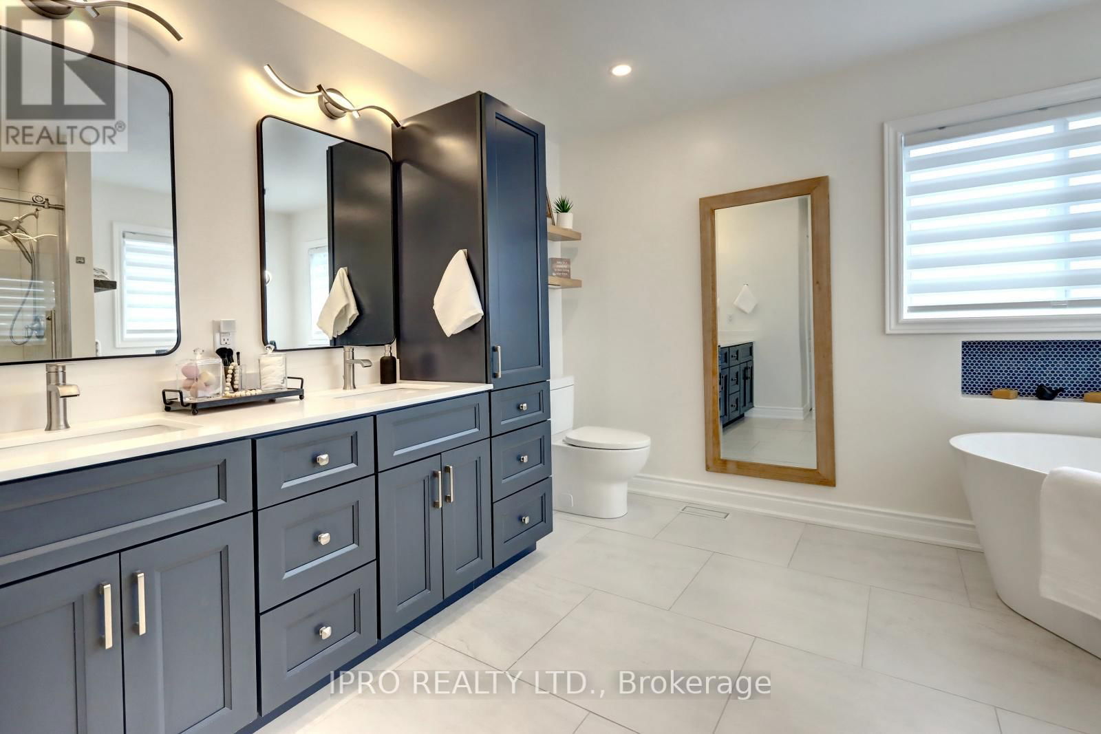 10 BERTON BOULEVARD Image 23