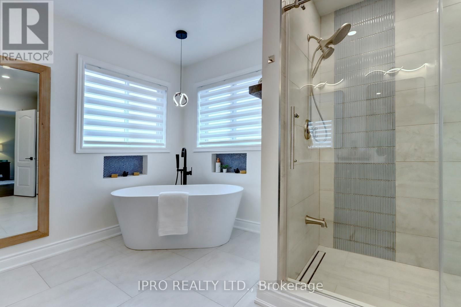 10 BERTON BOULEVARD Image 24