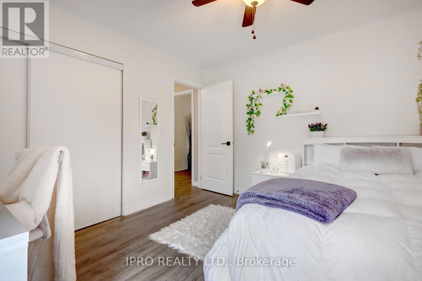 10 BERTON BOULEVARD Image 26