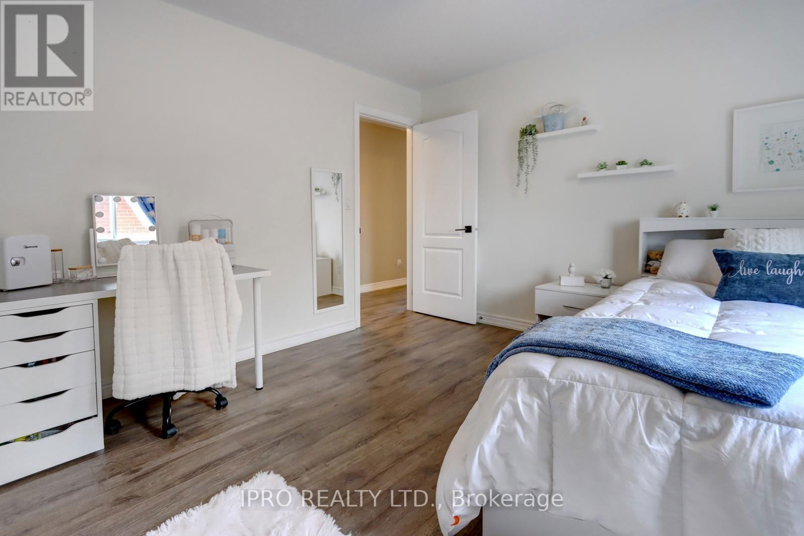 10 BERTON BOULEVARD Image 28