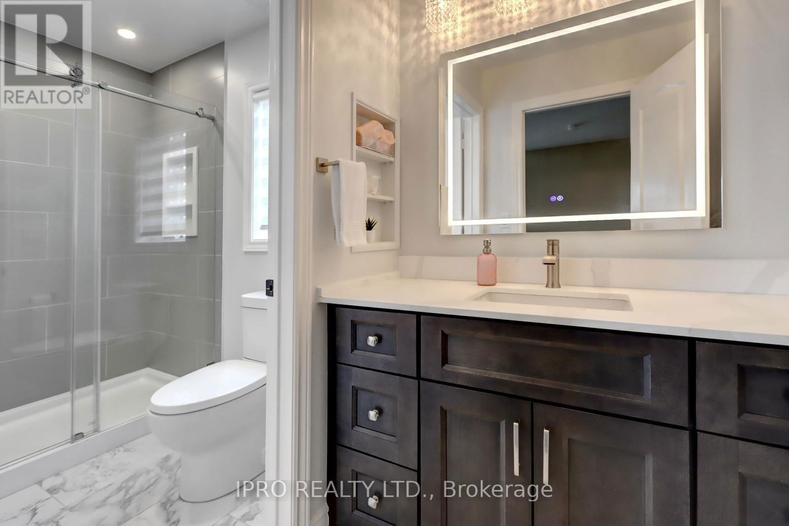 10 BERTON BOULEVARD Image 31