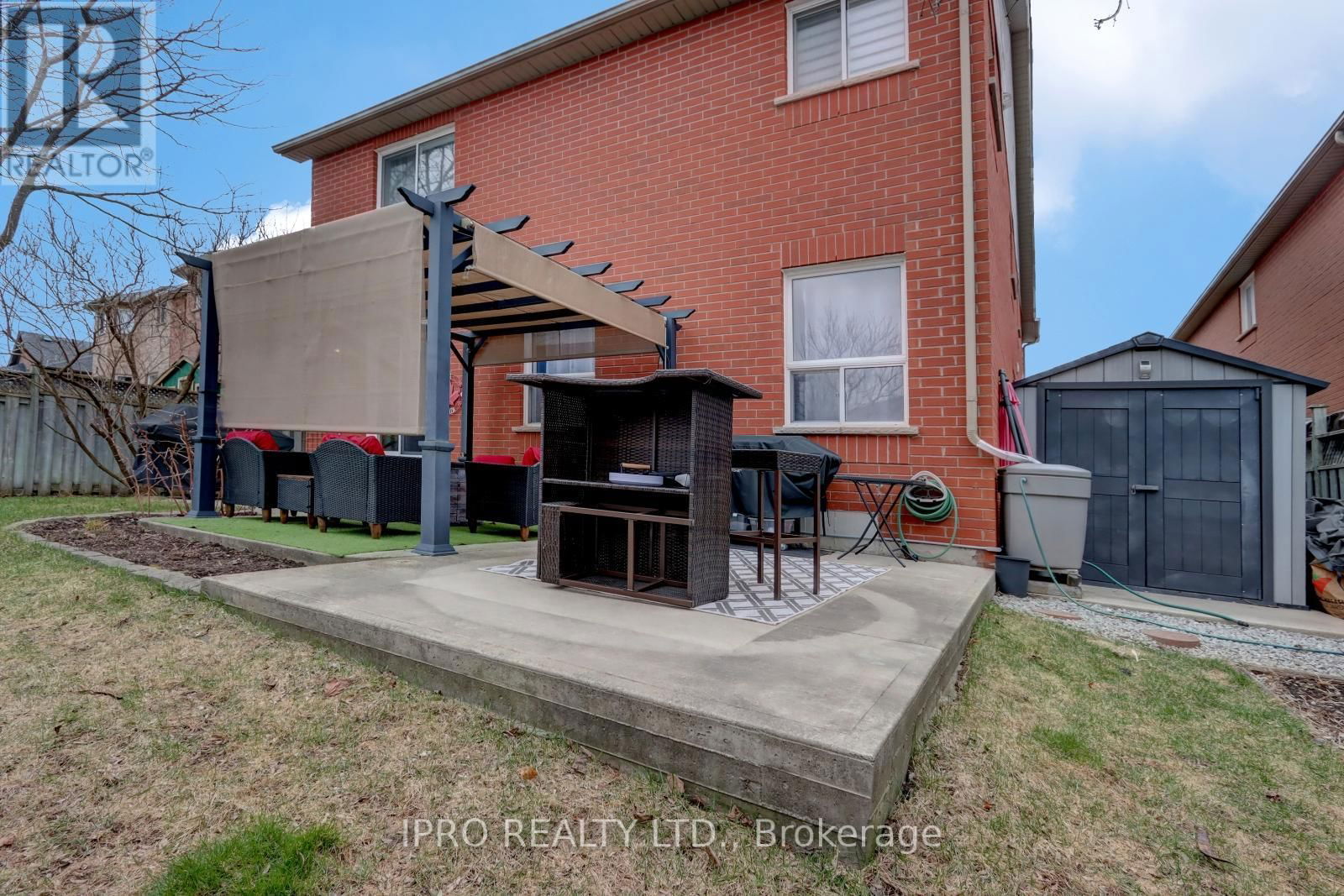 10 BERTON BOULEVARD Image 43