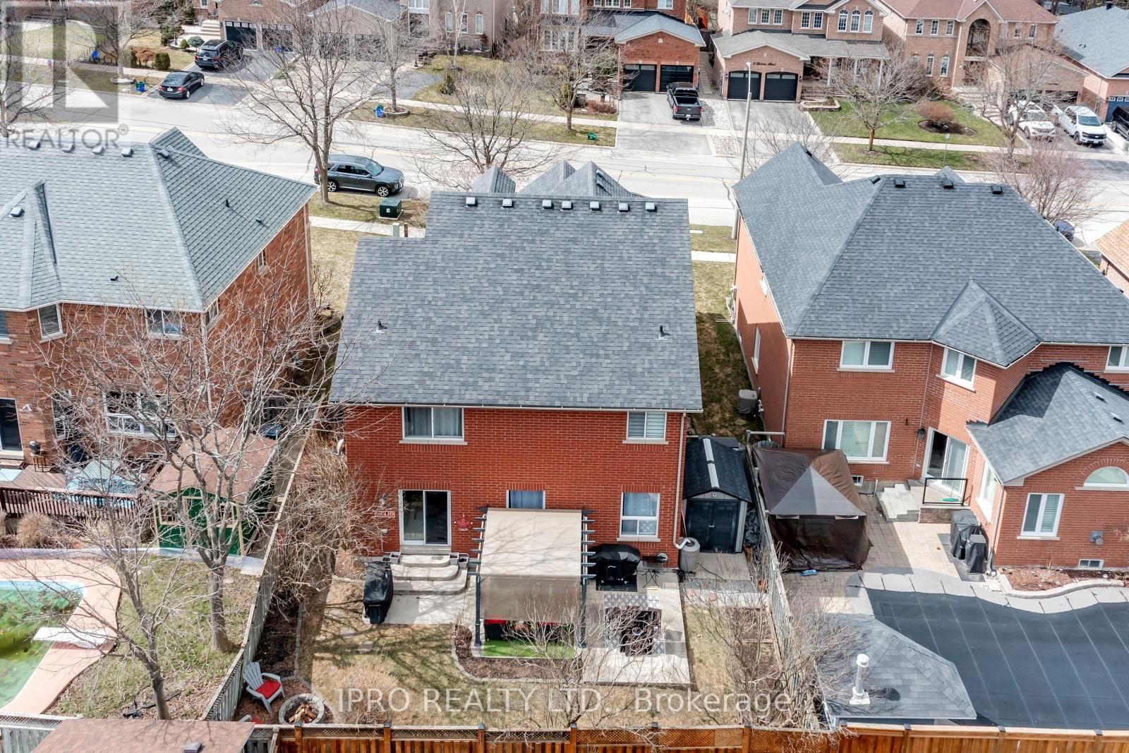 10 BERTON BOULEVARD Image 47