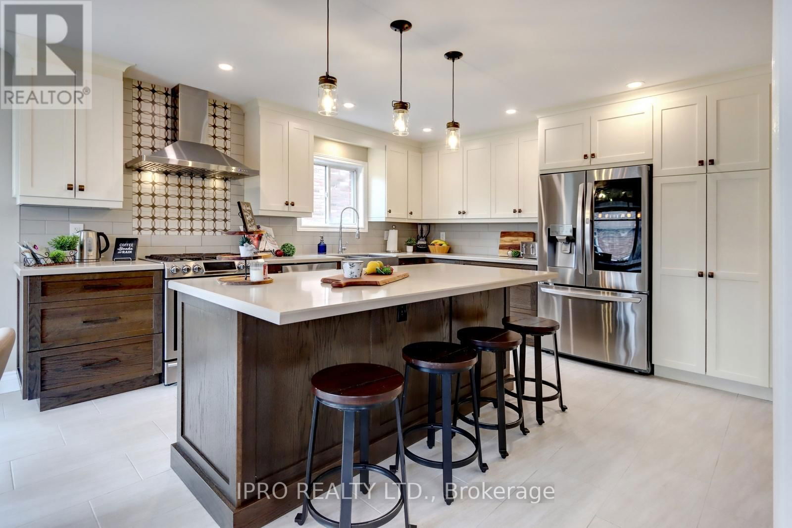10 BERTON BOULEVARD Image 9
