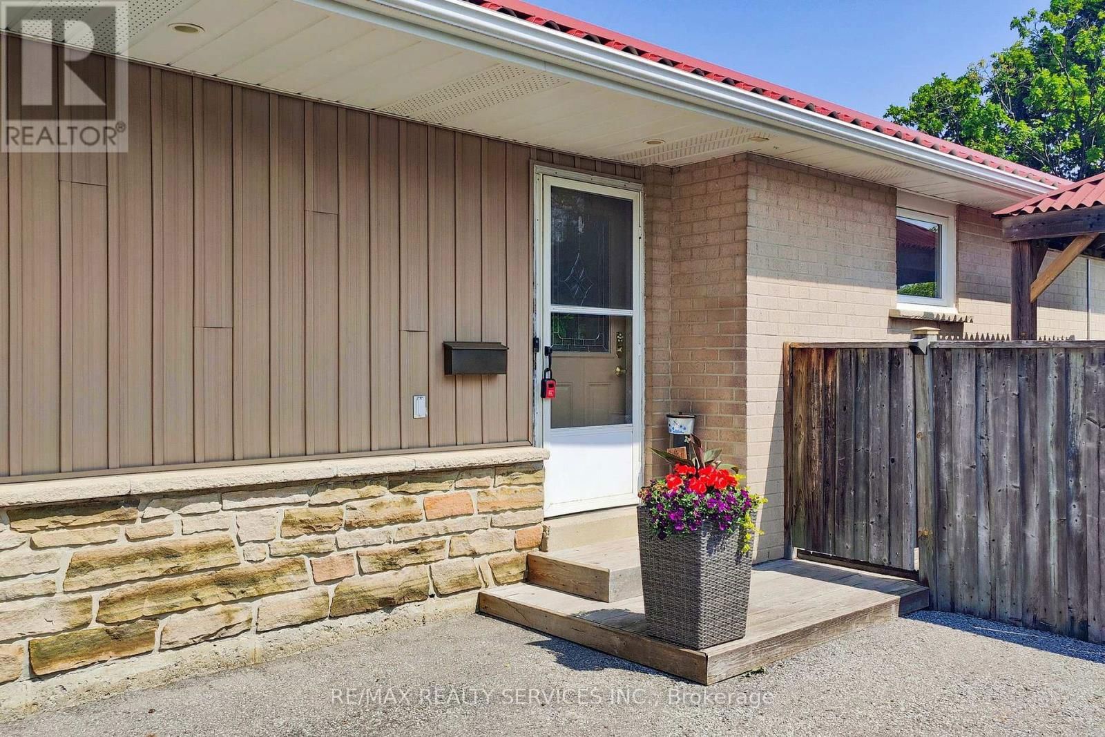 18 HEGGIE ROAD Image 3