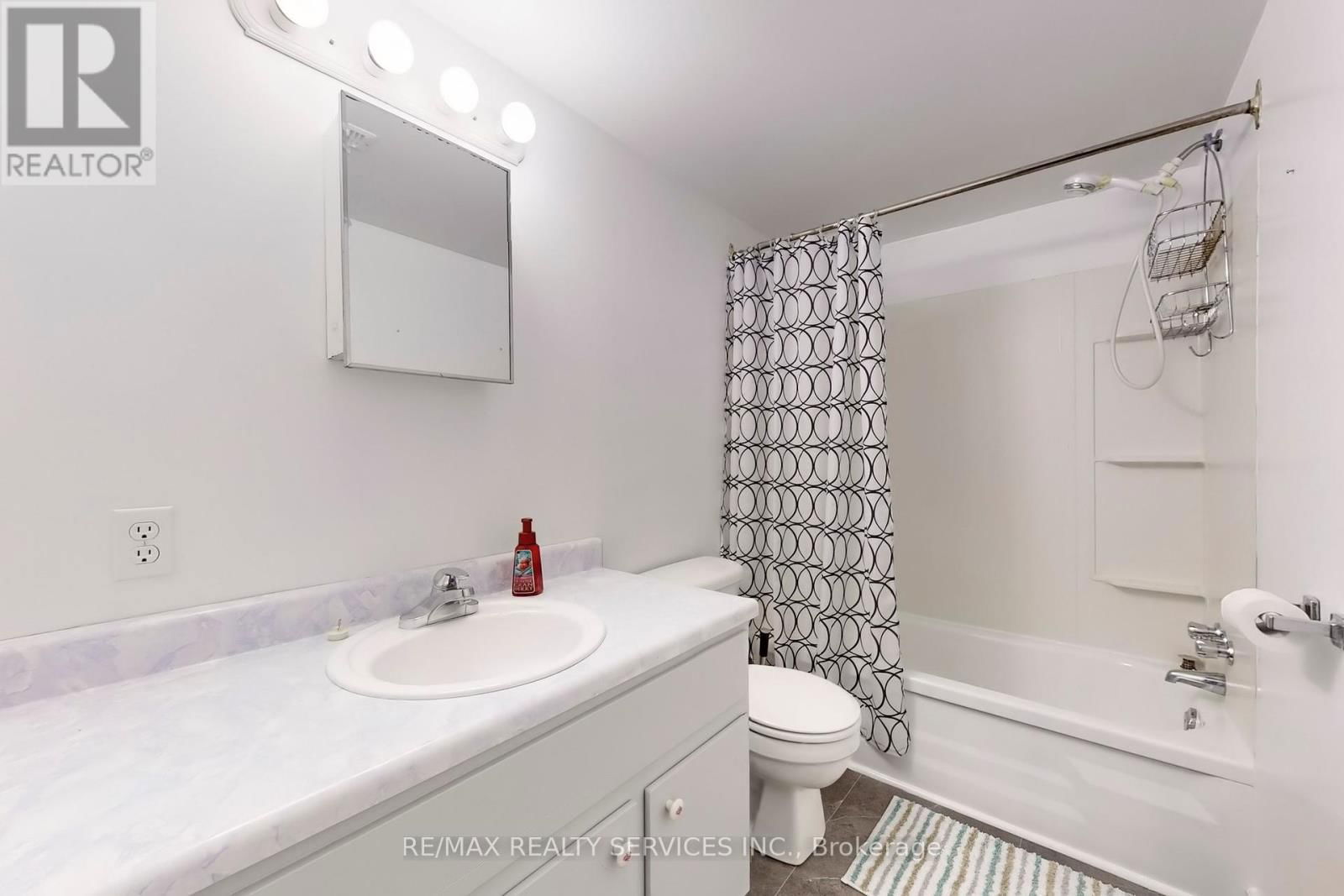 18 HEGGIE ROAD Image 33