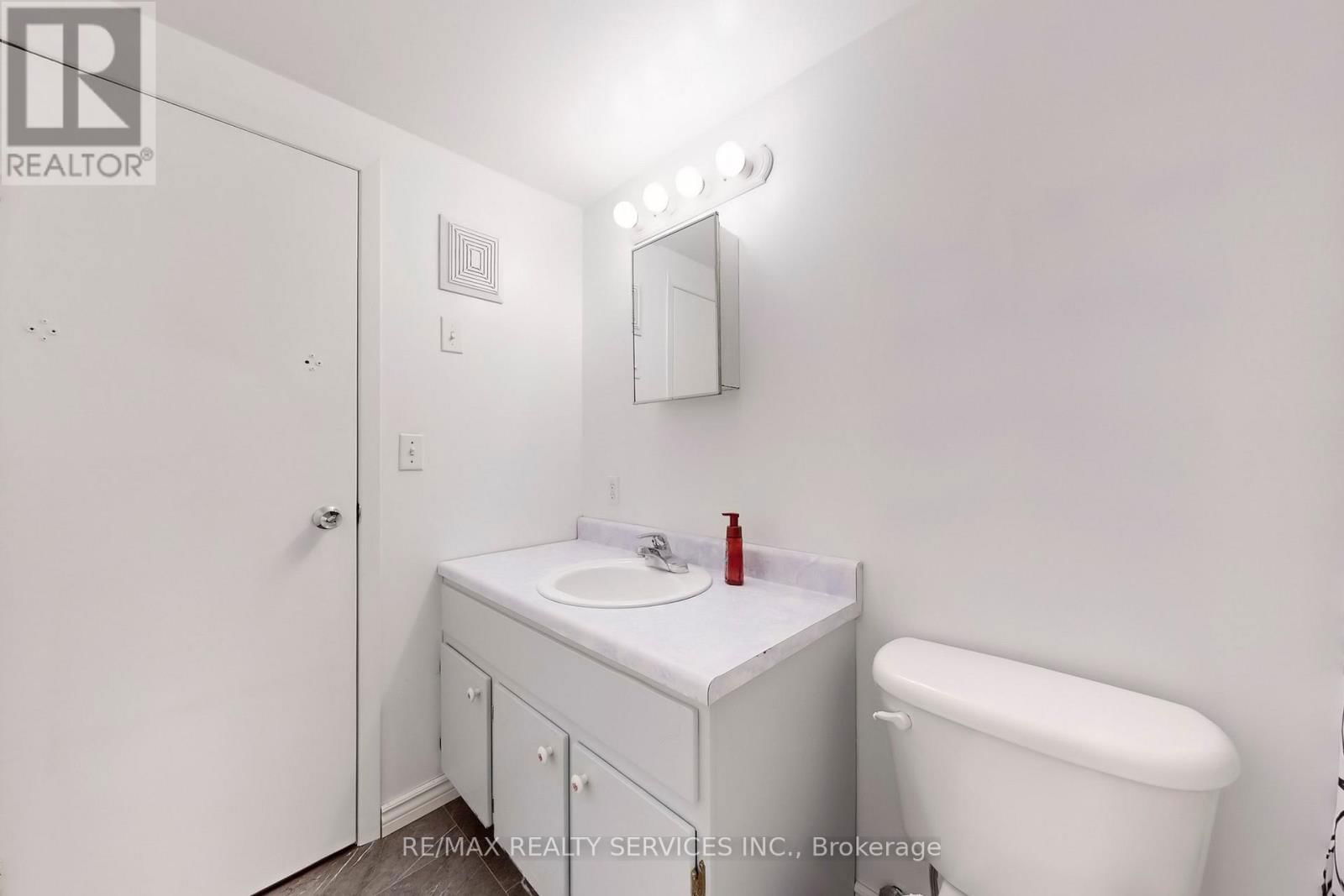 18 HEGGIE ROAD Image 34