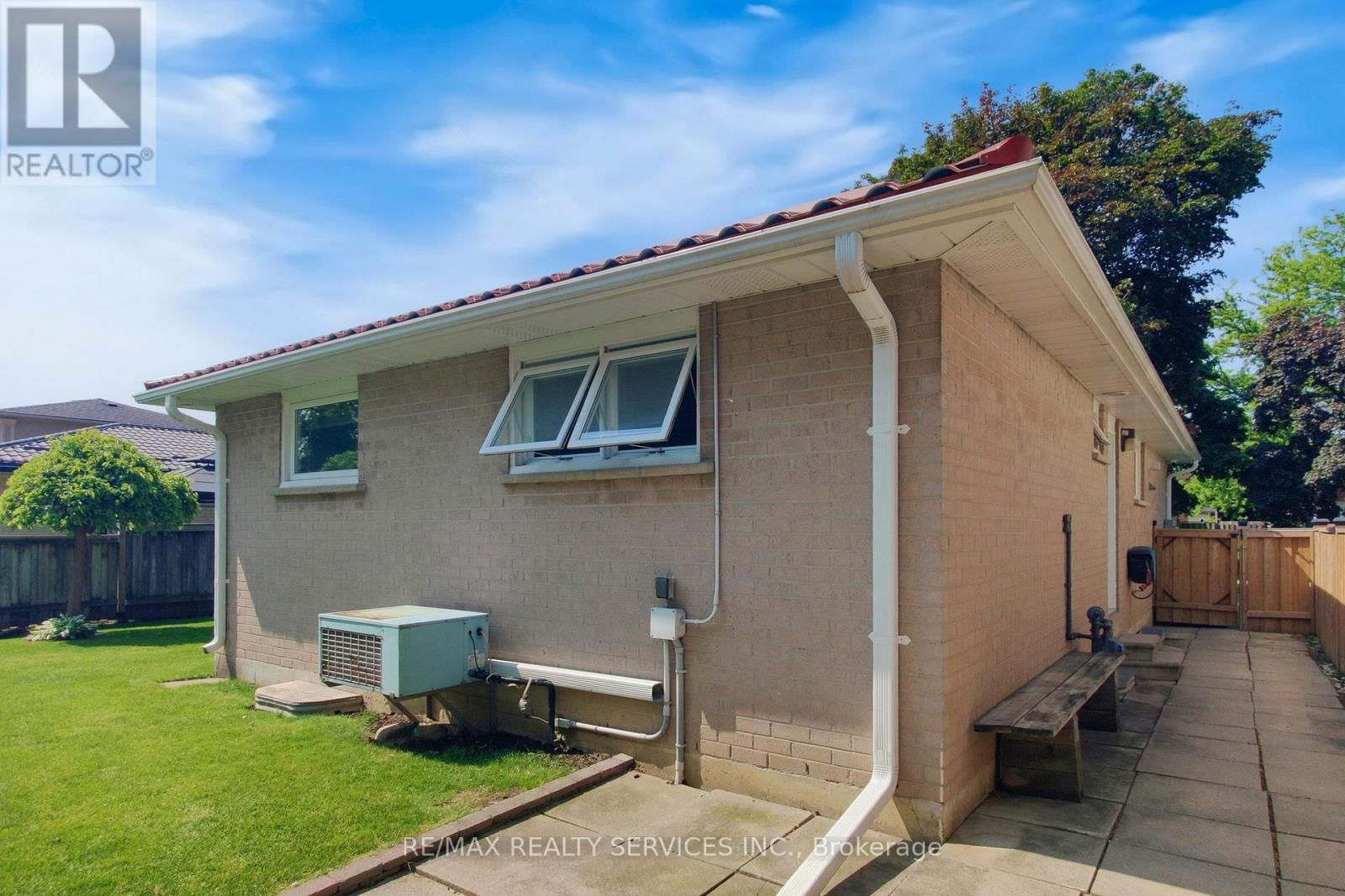 18 HEGGIE ROAD Image 44