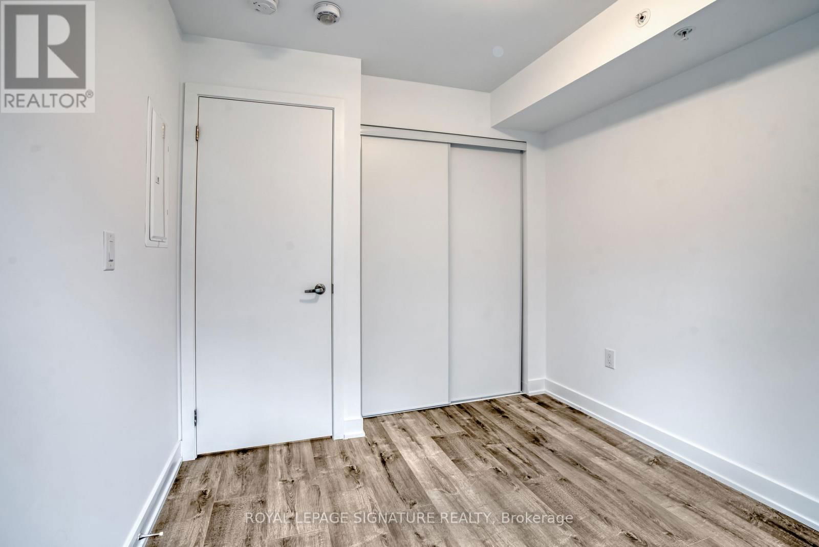 7 - 3492 WIDDICOMBE WAY Image 21