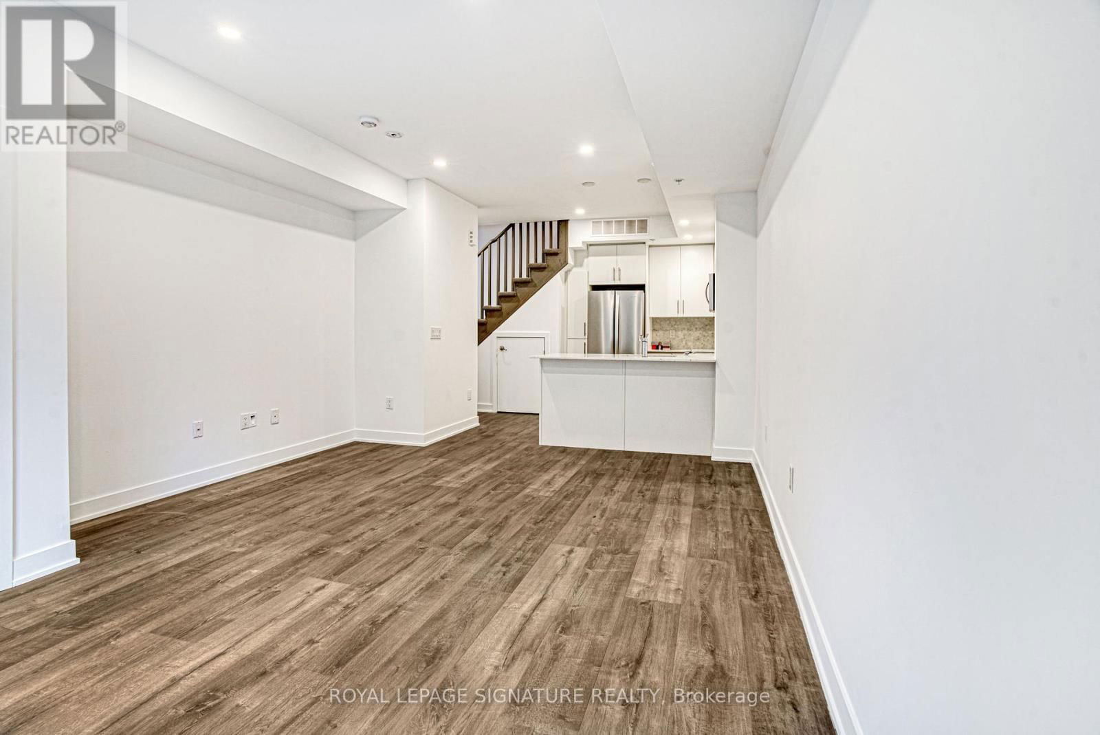 7 - 3492 WIDDICOMBE WAY Image 9