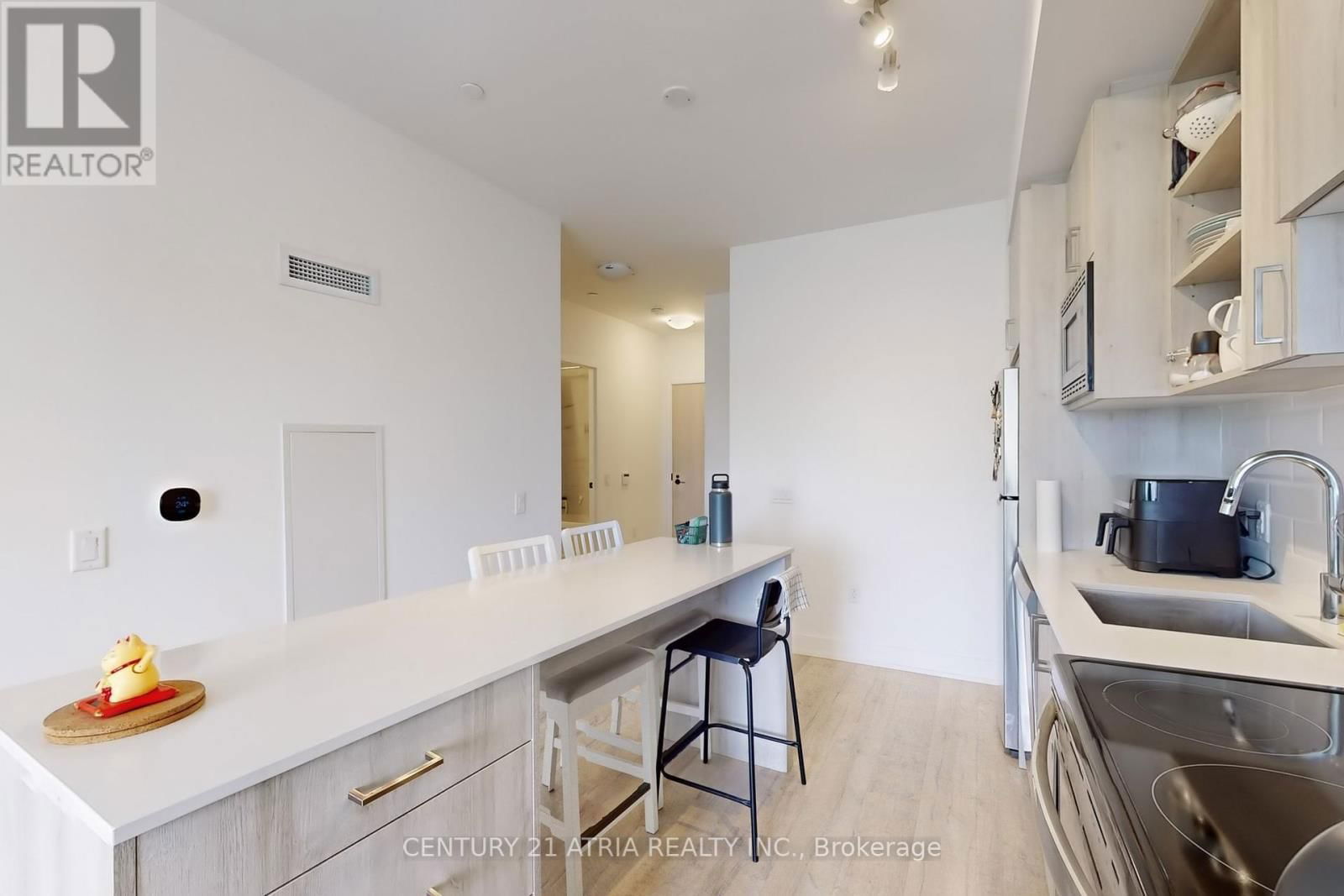 217 - 60 GEORGE BUTCHART DRIVE Image 11