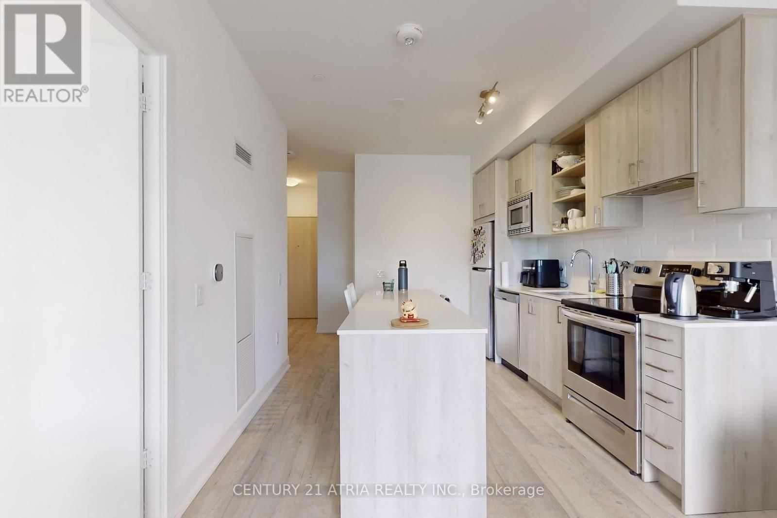 217 - 60 GEORGE BUTCHART DRIVE Image 13