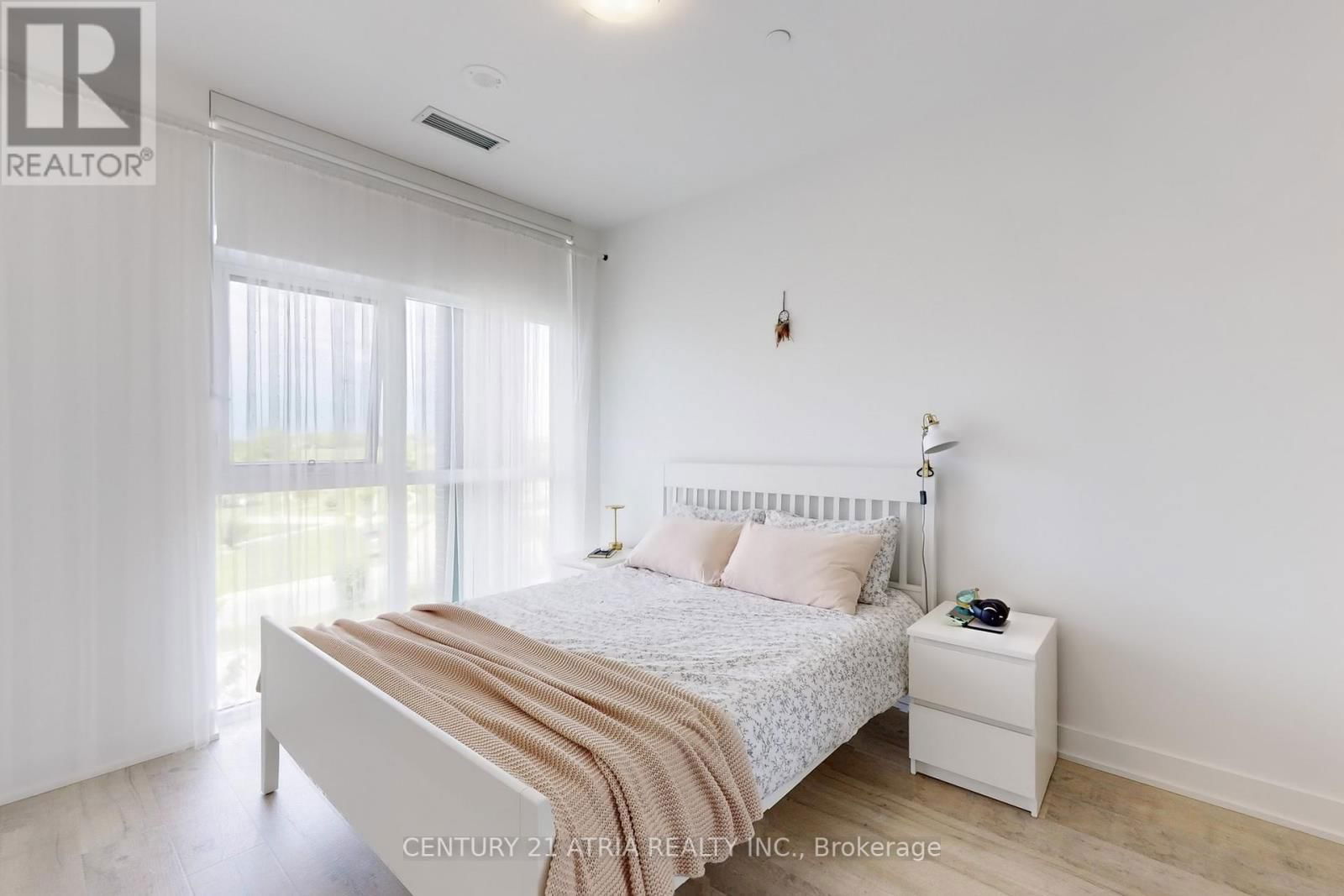 217 - 60 GEORGE BUTCHART DRIVE Image 14