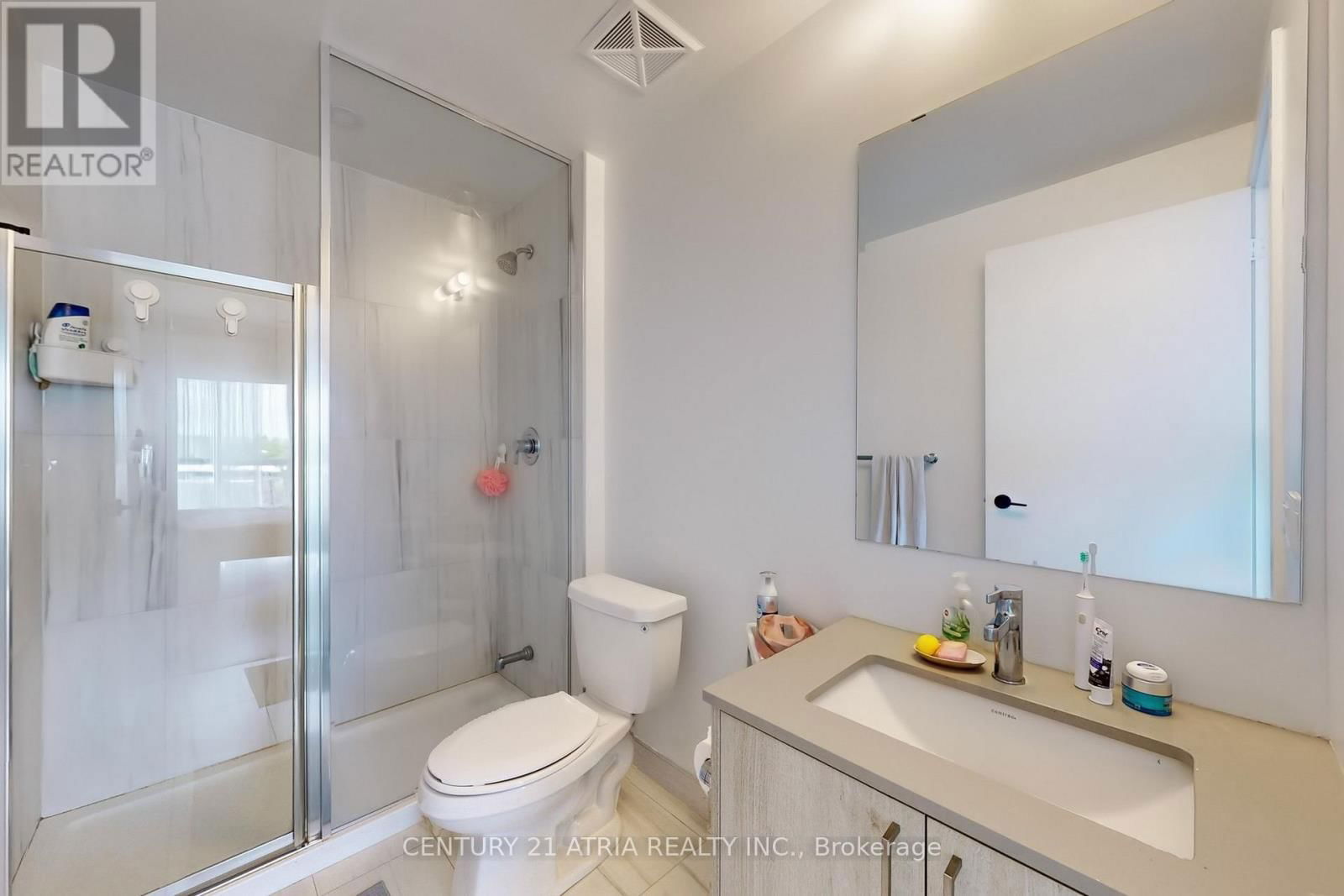 217 - 60 GEORGE BUTCHART DRIVE Image 16