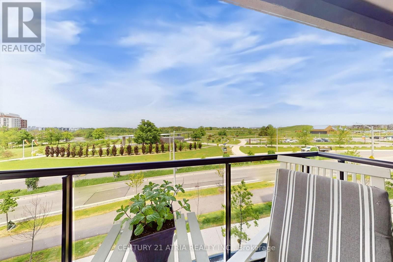 217 - 60 GEORGE BUTCHART DRIVE Image 21
