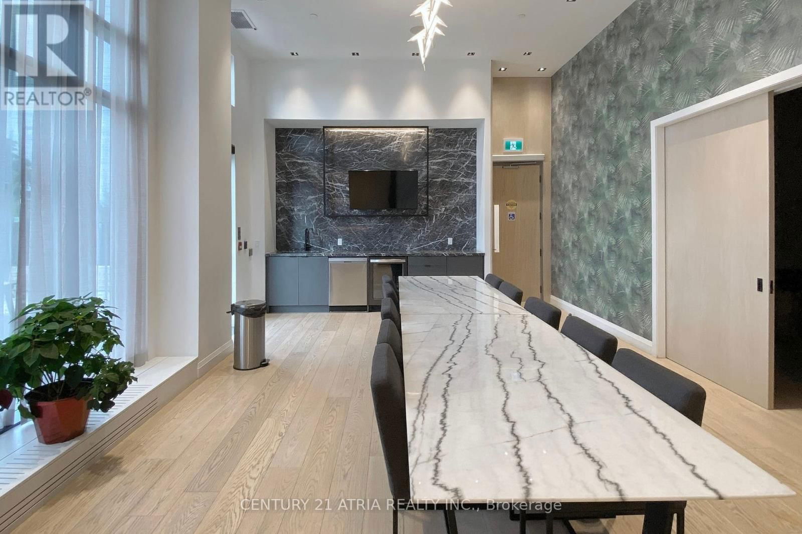 217 - 60 GEORGE BUTCHART DRIVE Image 37