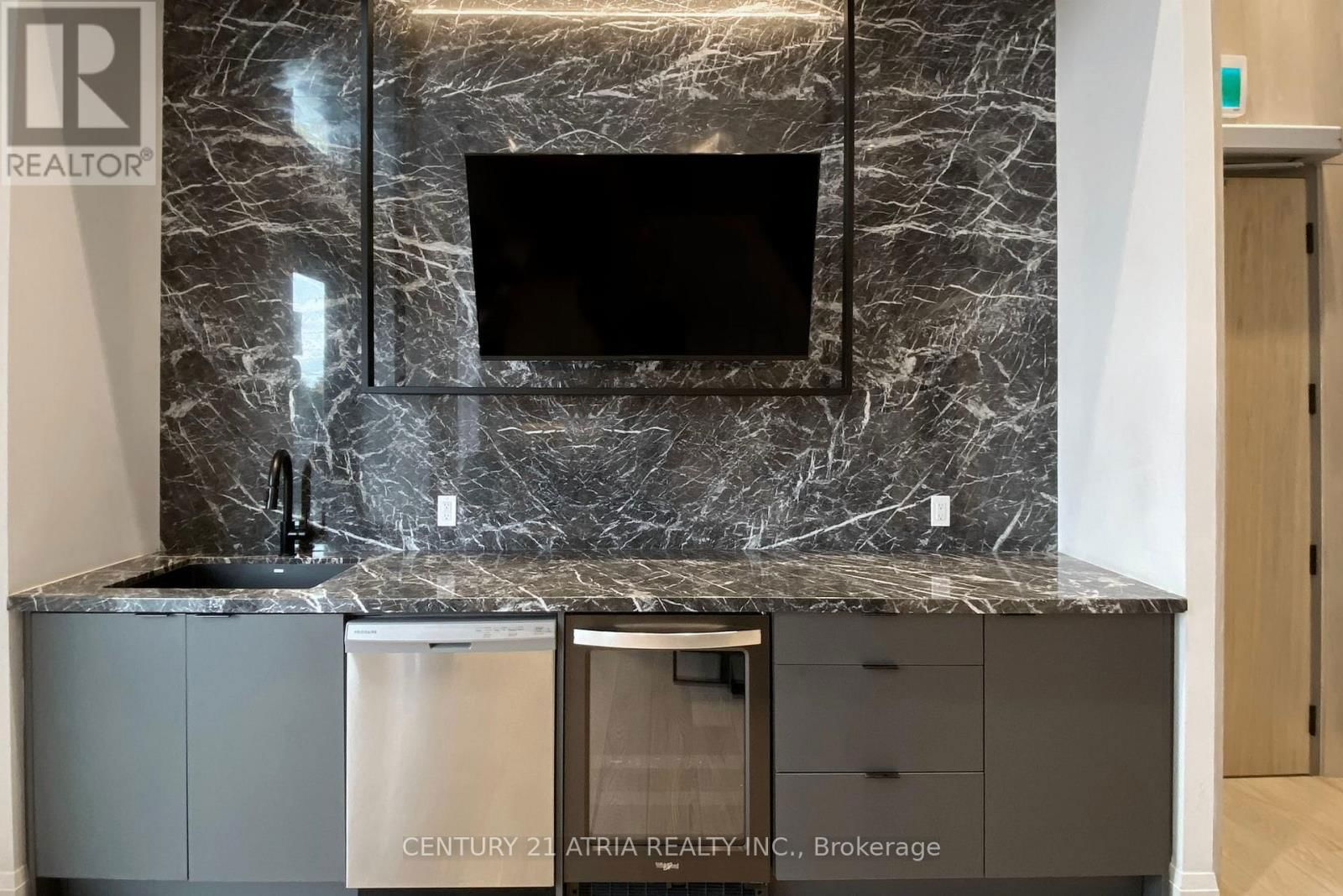 217 - 60 GEORGE BUTCHART DRIVE Image 38