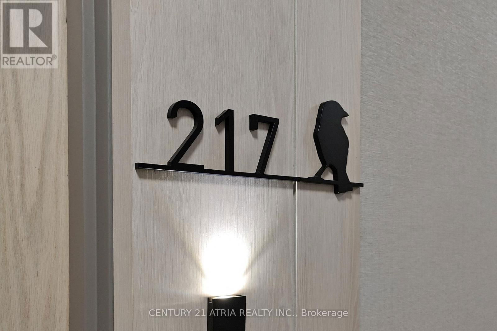 217 - 60 GEORGE BUTCHART DRIVE Image 6