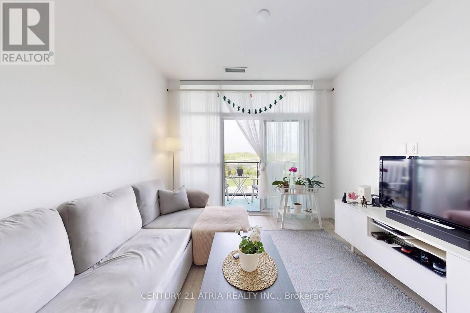 217 - 60 GEORGE BUTCHART DRIVE Image 7