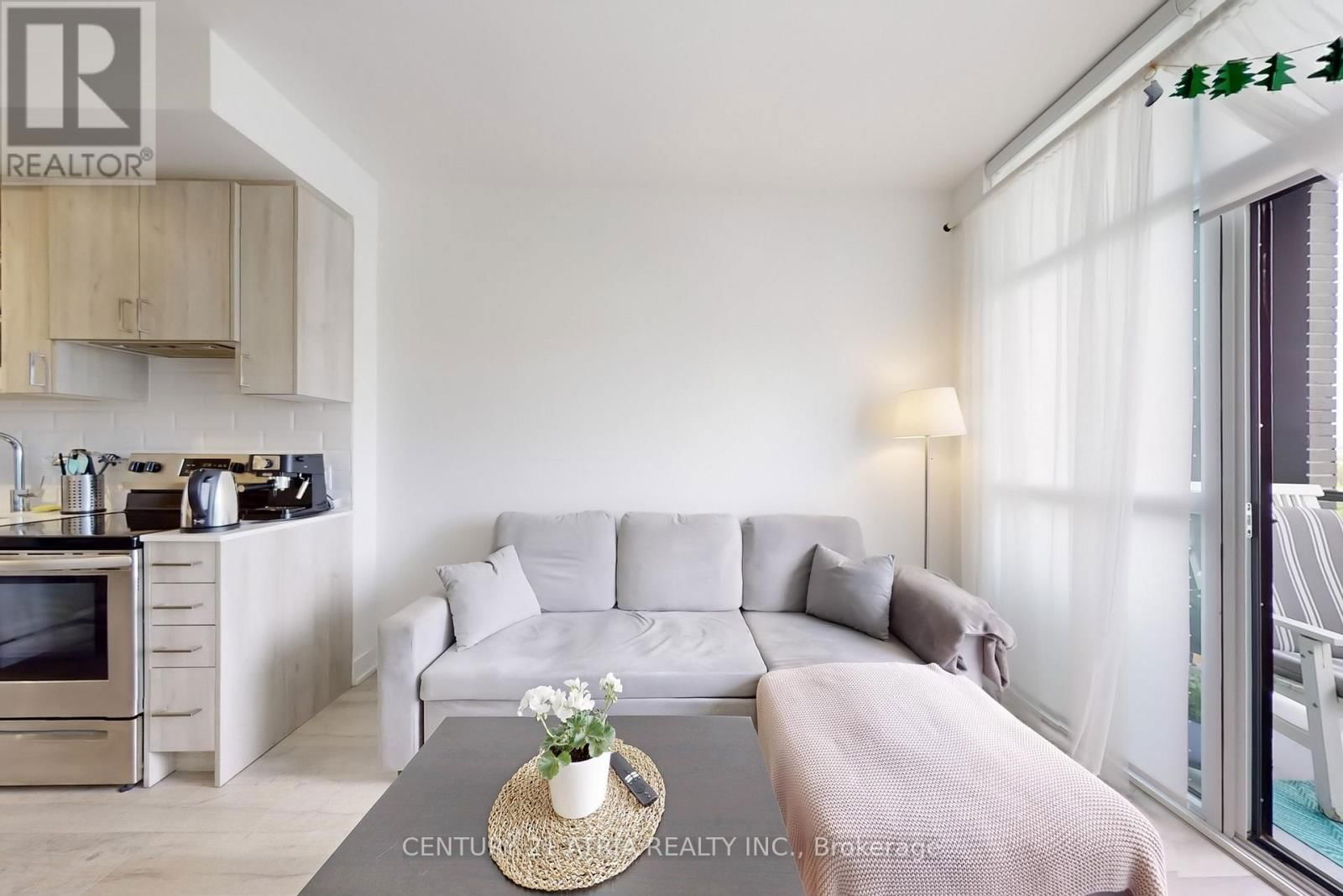 217 - 60 GEORGE BUTCHART DRIVE Image 9