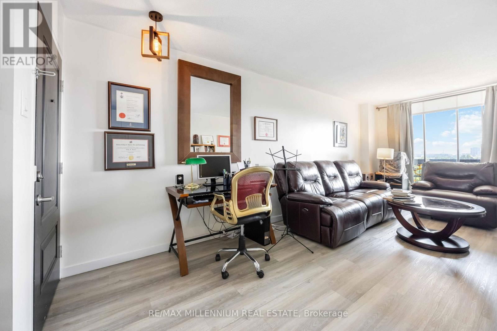 720 - 4645 JANE STREET Image 14