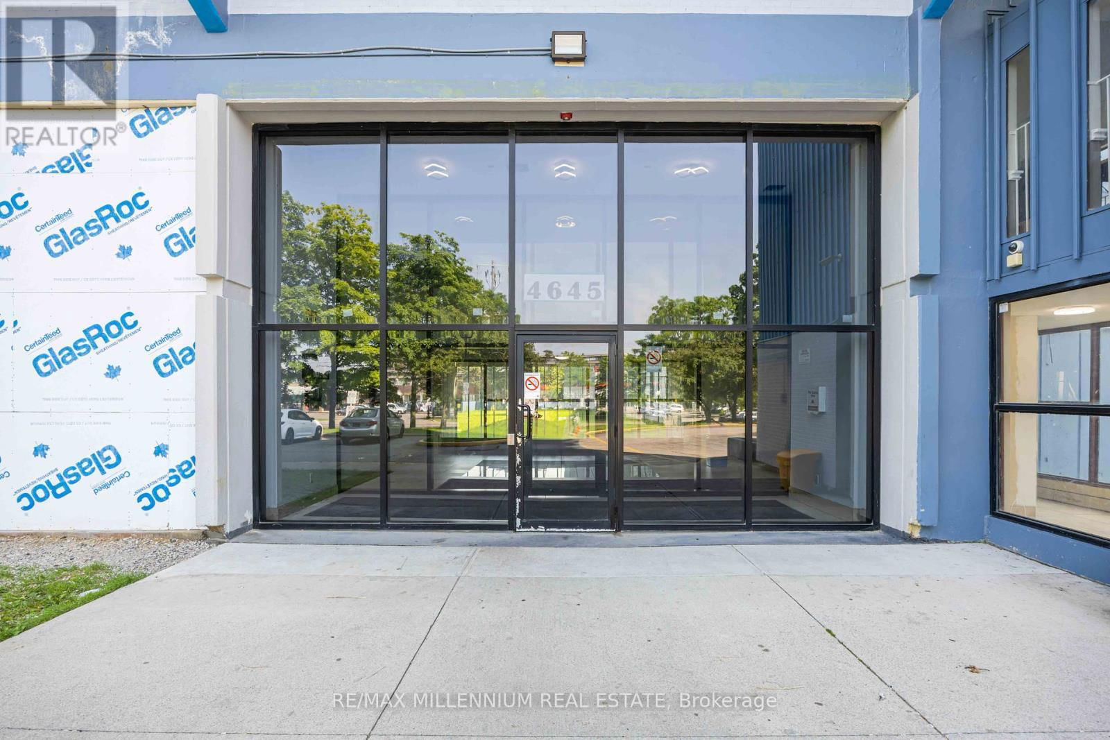 720 - 4645 JANE STREET Image 2