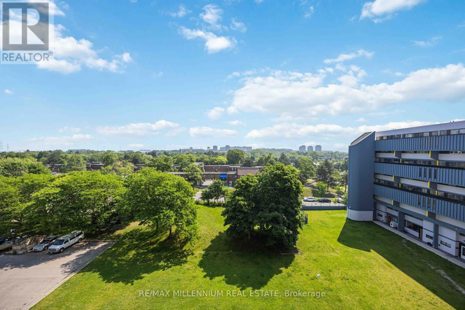 720 - 4645 JANE STREET Image 30