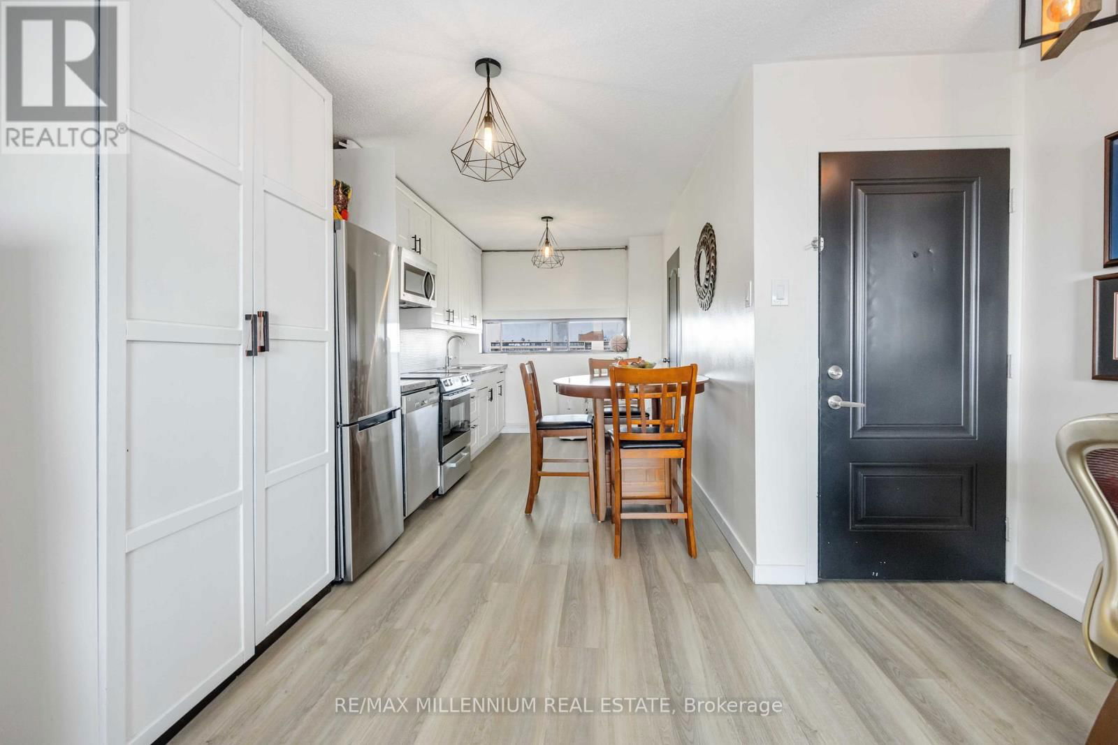 720 - 4645 JANE STREET Image 6