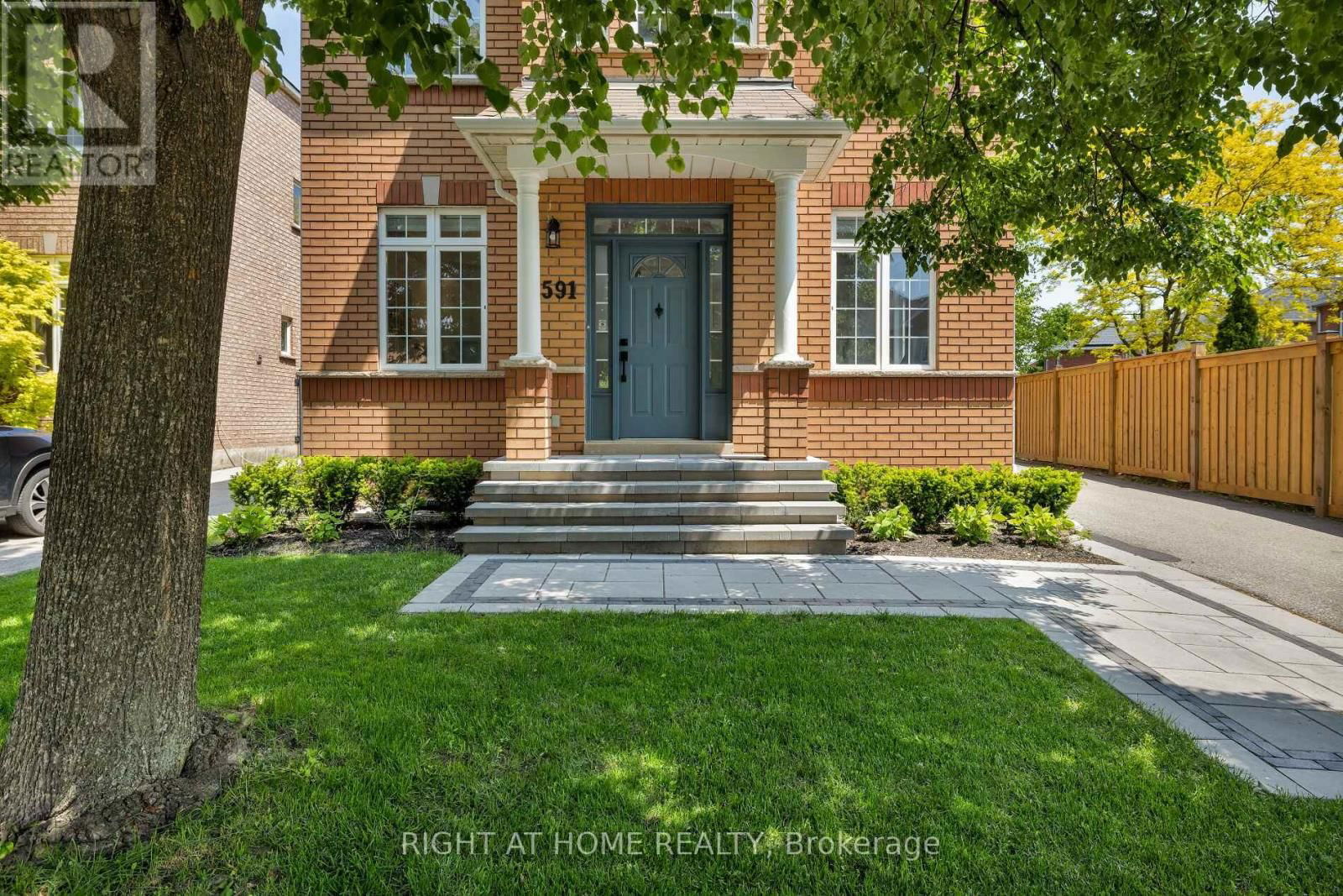2591 CASTLE HILL CRESCENT Image 2