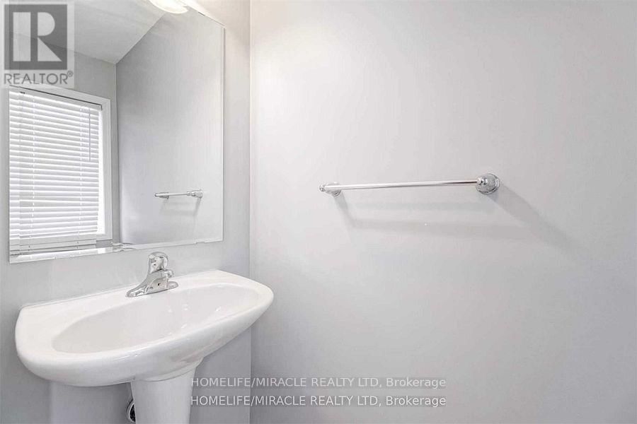 43 COLONEL FRANK CHENG CRESCENT Image 17