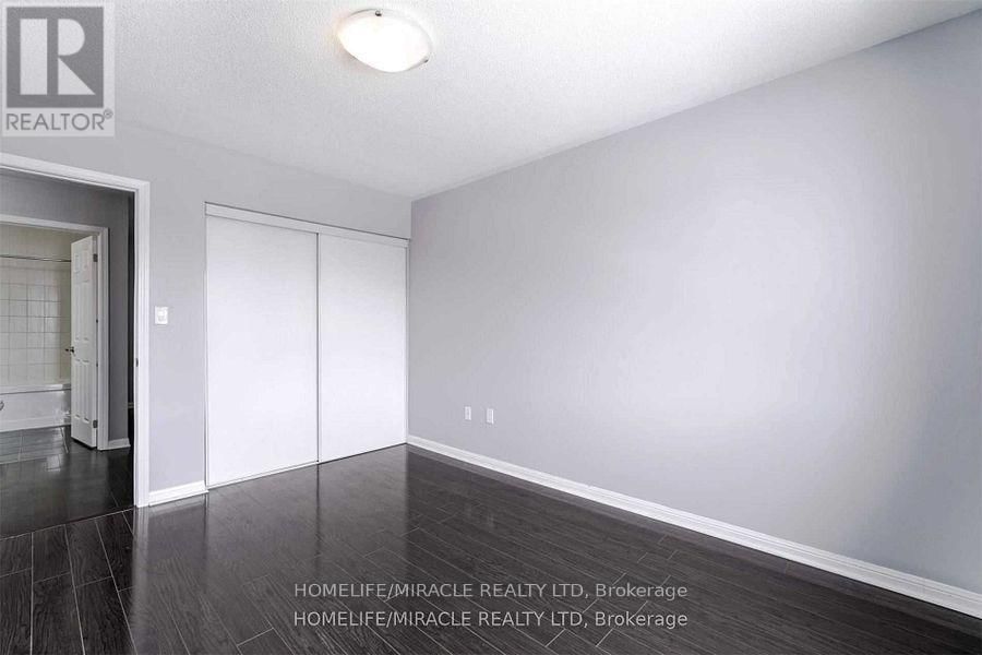 43 COLONEL FRANK CHENG CRESCENT Image 24