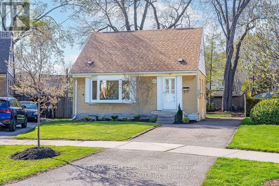 10 WOODBURY PLACE Image 1
