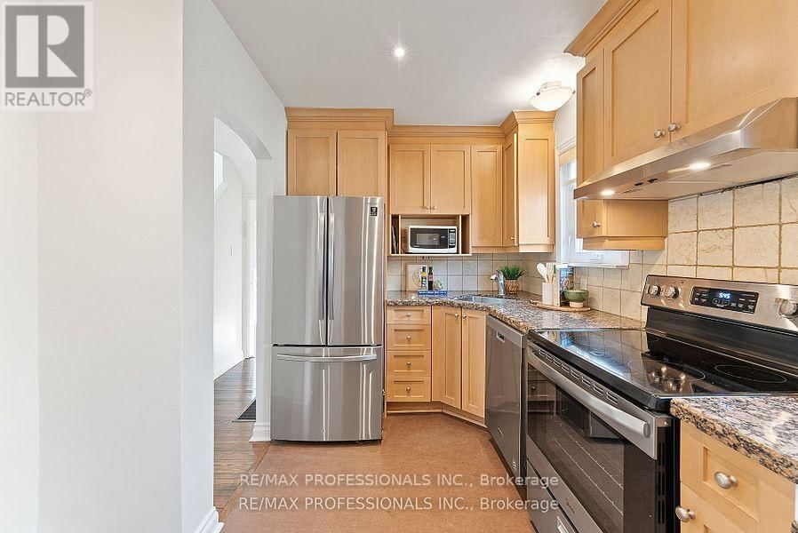 10 WOODBURY PLACE Image 13