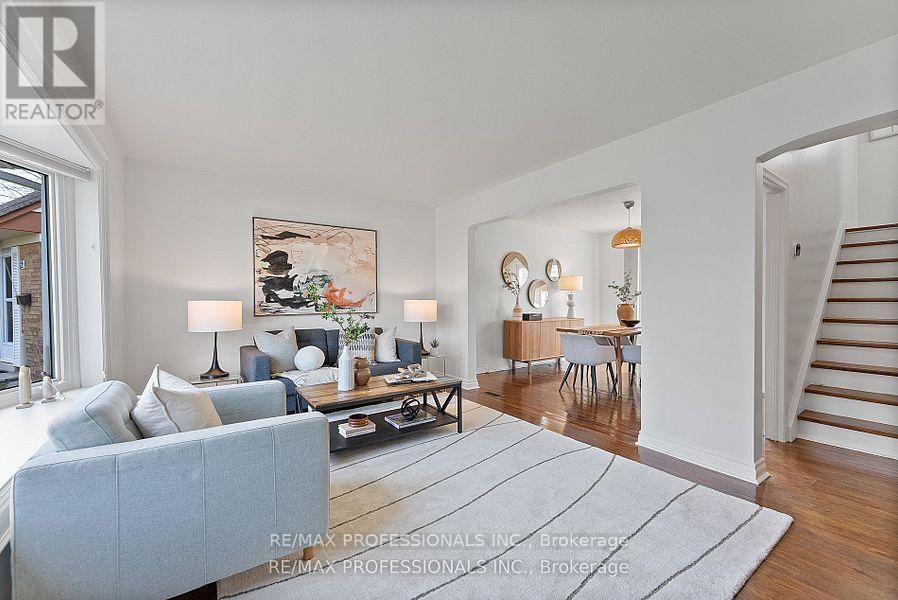 10 WOODBURY PLACE Image 2