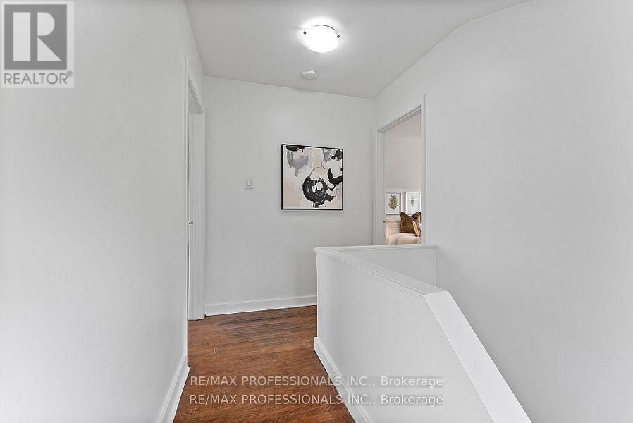10 WOODBURY PLACE Image 20