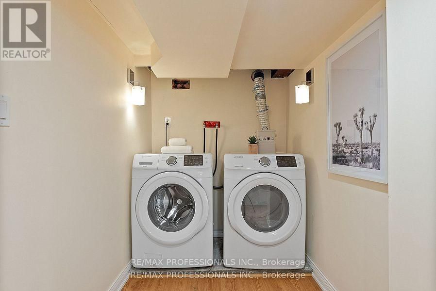 10 WOODBURY PLACE Image 34