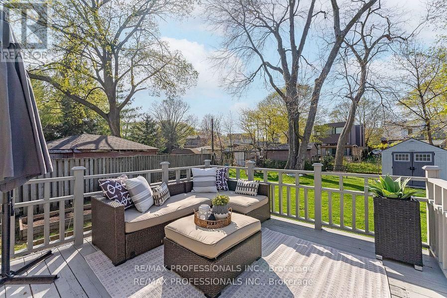 10 WOODBURY PLACE Image 36