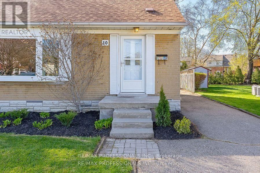 10 WOODBURY PLACE Image 44