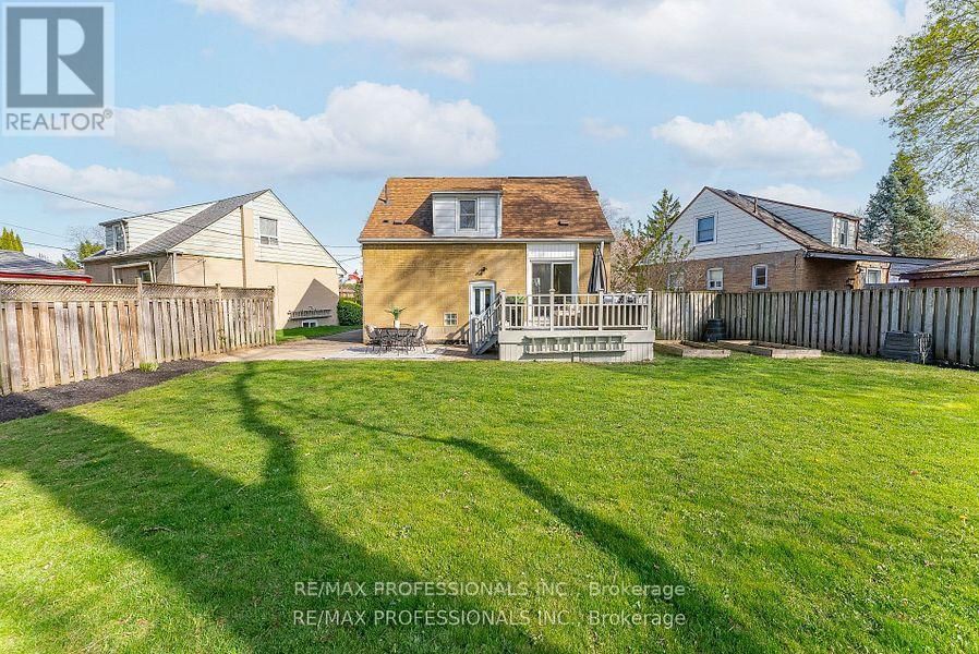 10 WOODBURY PLACE Image 45