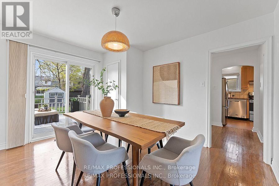 10 WOODBURY PLACE Image 9