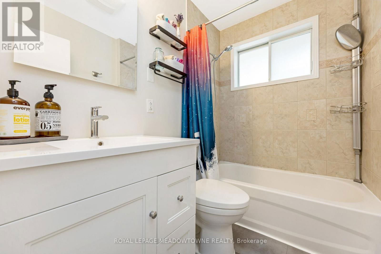 13 GOWER COURT Image 20
