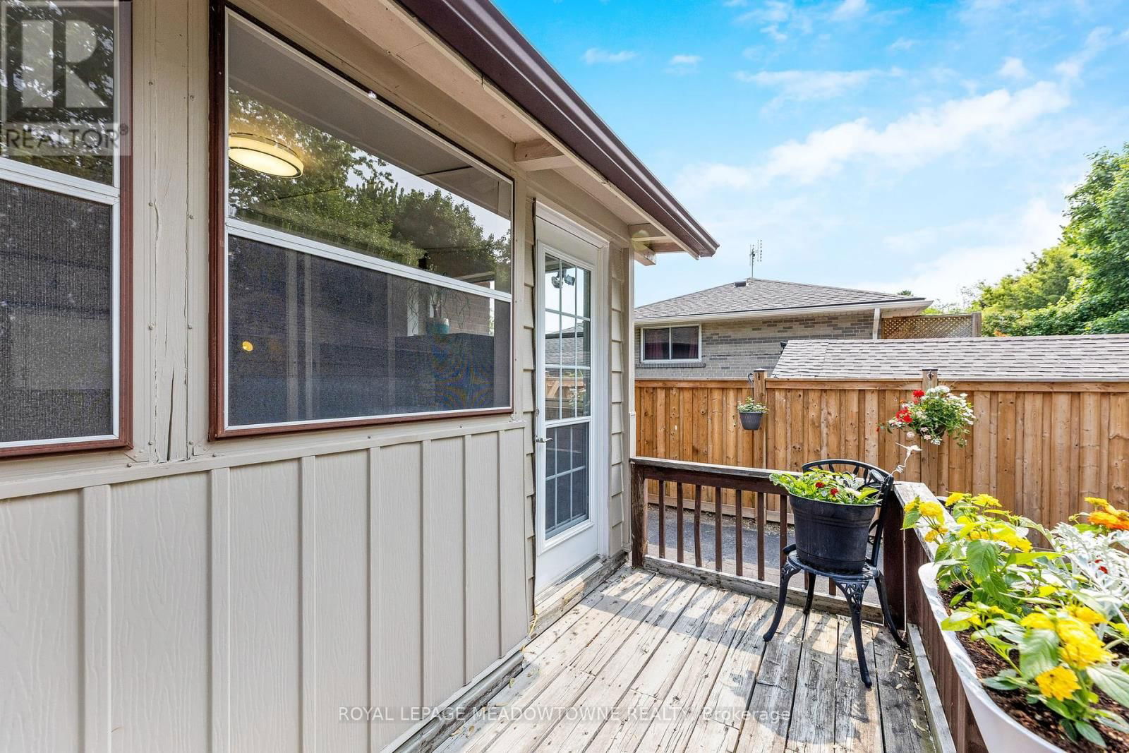 13 GOWER COURT Image 25