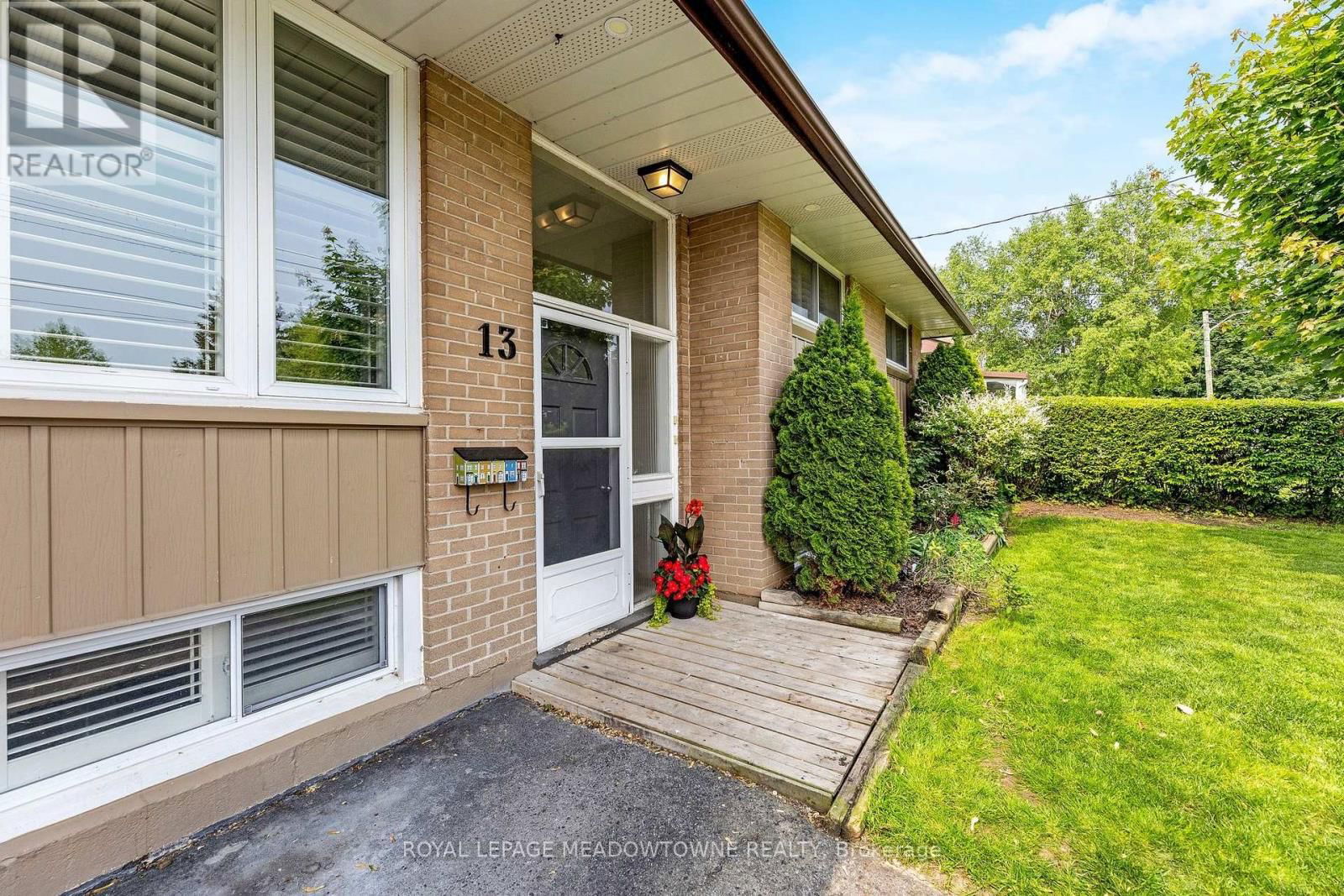 13 GOWER COURT Image 4