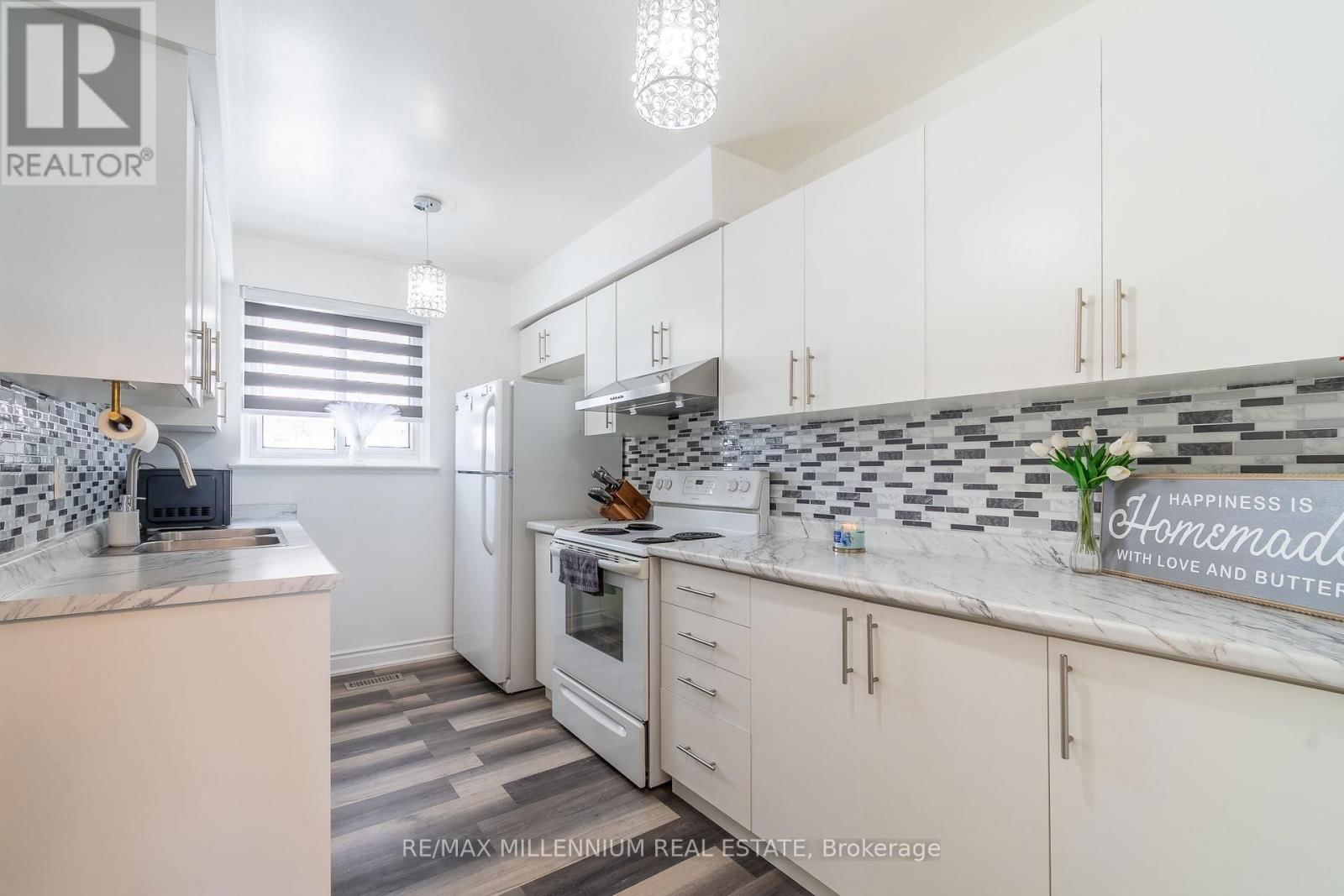 52 VILLAGE COURT Image 10