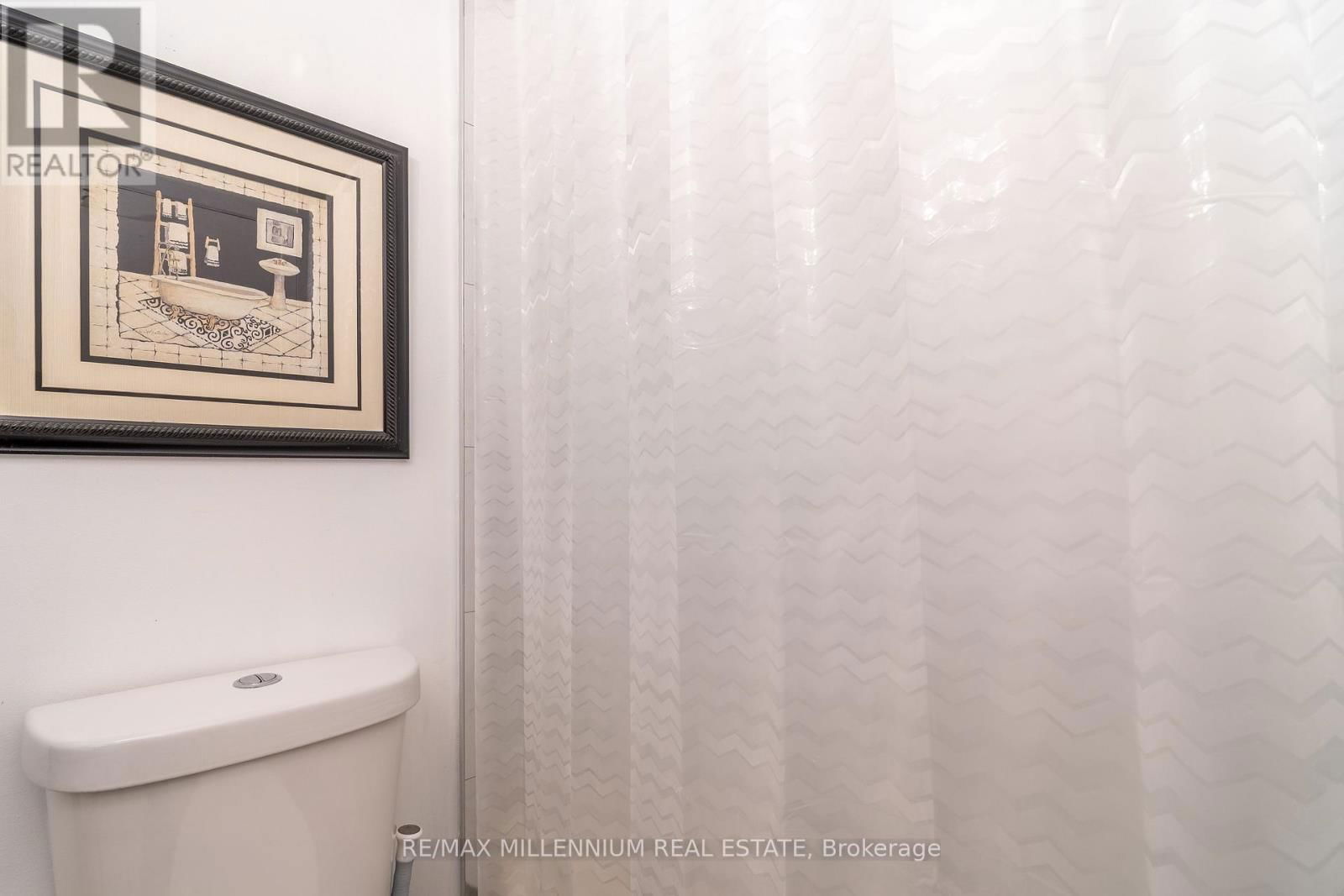 52 VILLAGE COURT Image 26