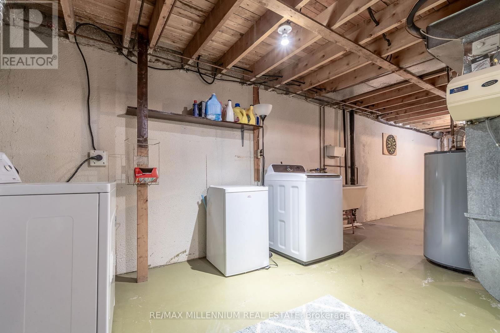 52 VILLAGE COURT Image 30