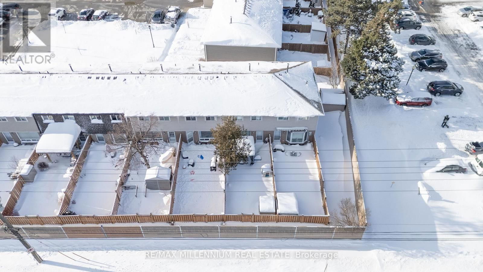 52 VILLAGE COURT Image 35